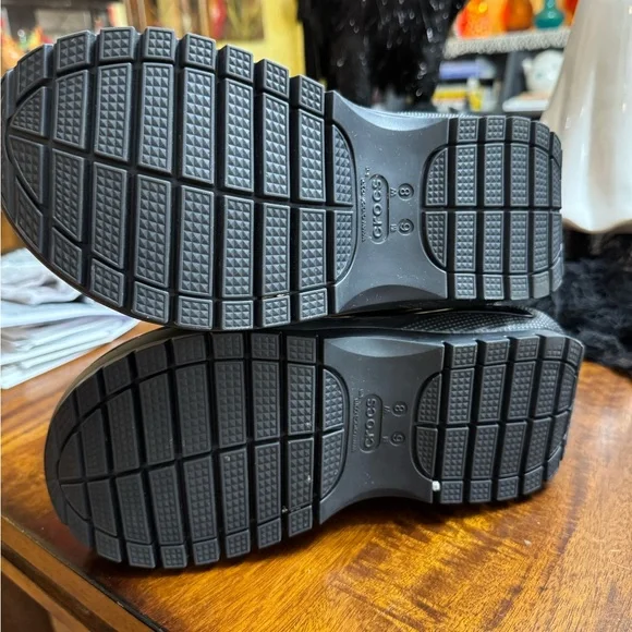 CROCS Mega Crush Black Platform Sandals size 8 - Picture 3 of 3